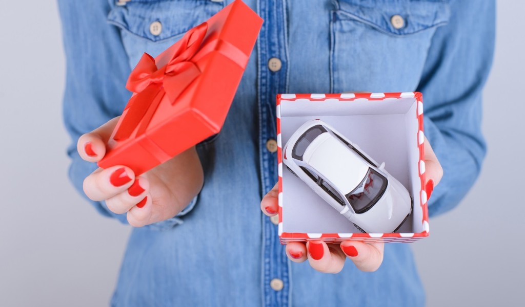 The best gifts for car lovers | Right Reg