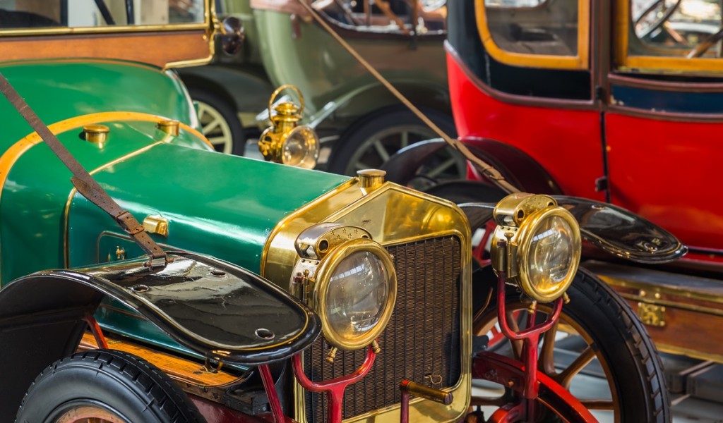 the-best-car-museums-in-the-uk-right-reg